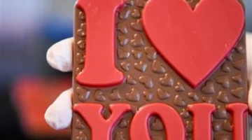 بتقنيات الواقع الافتراضي.. الذكاء الاصطناعي يغير شكل هدايا عيد الحب لعام 2026